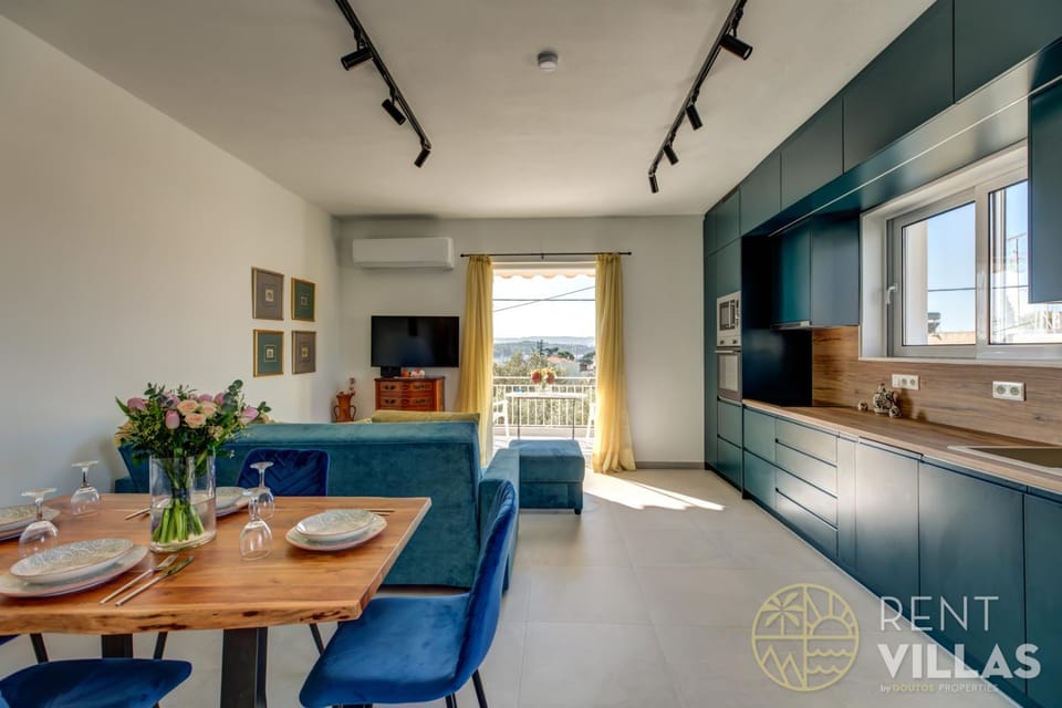 Kitchen or kitchenette, Seating area