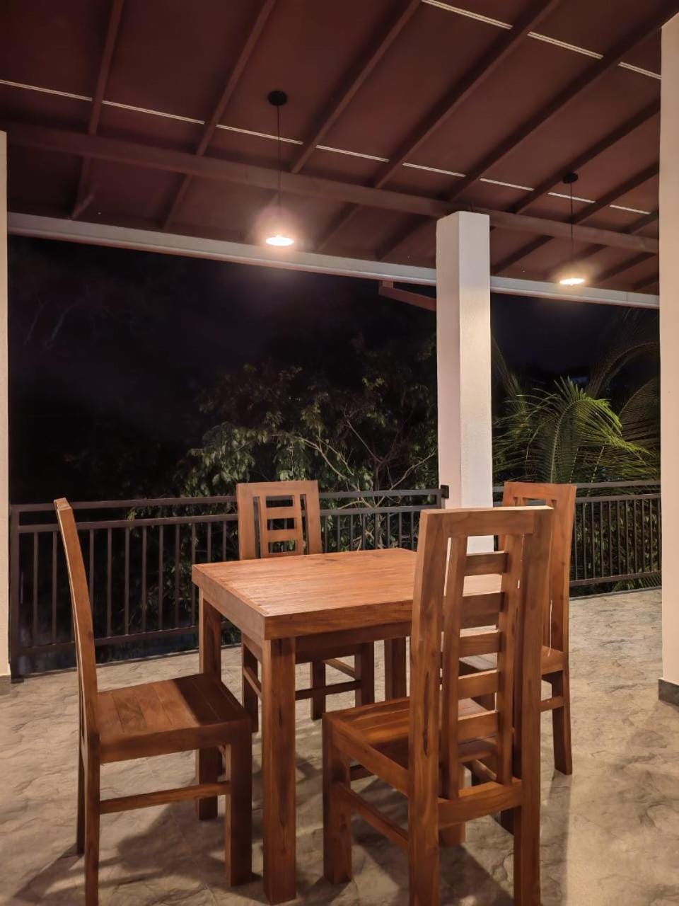 North Lake Villa Hotel in Sri Lanka