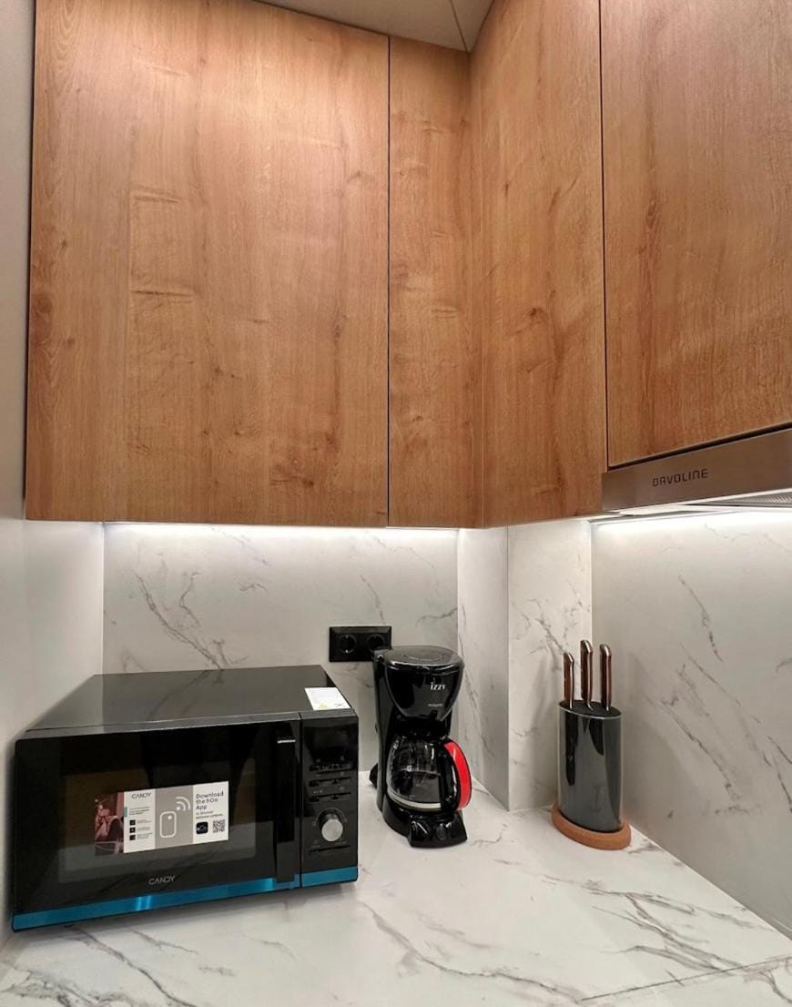 Ako235 - 2BR Metaxourgeio 5th Floor with Jacuzzi Apartment in Athens