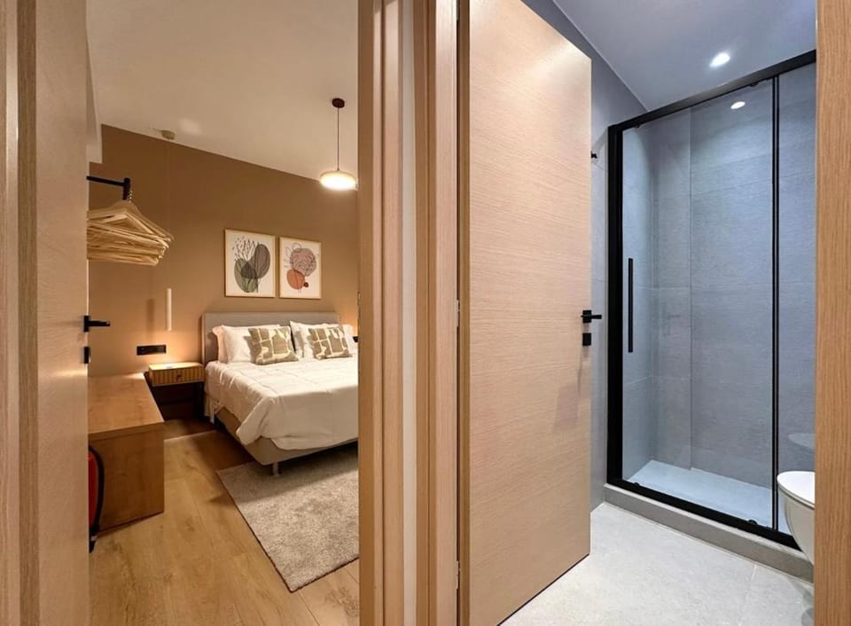 Ako235 - 2BR Metaxourgeio 5th Floor with Jacuzzi Apartment in Athens