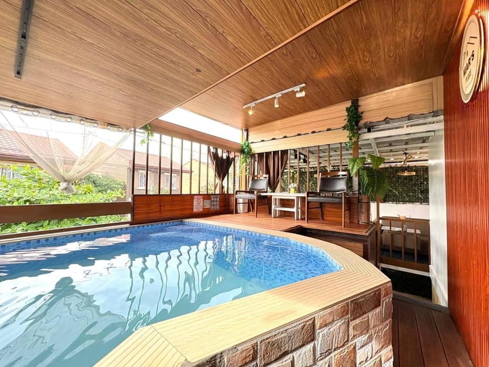 Cozy House with Mini Pool, Billiard, Videoke, and Netflix House in Quezon City