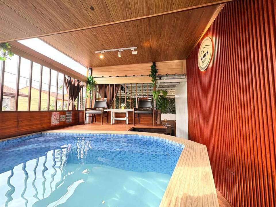 Cozy House with Mini Pool, Billiard, Videoke, and Netflix House in Quezon City