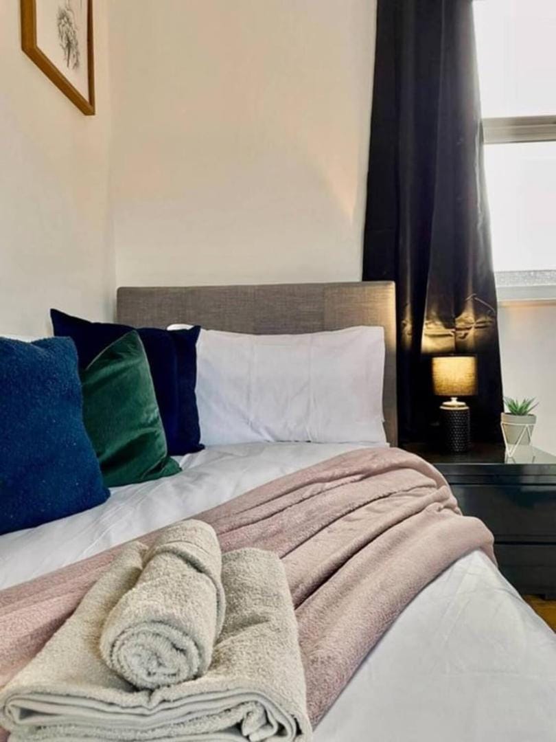 2BR Perfect Base for Work & Leisure in Newport! Apartment in Newport