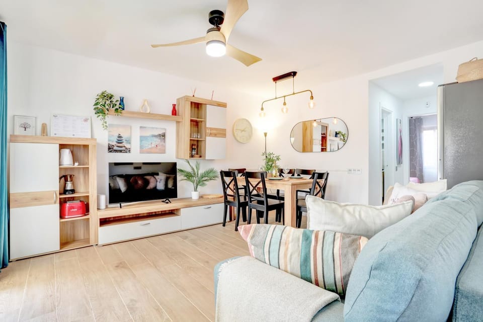 TV and multimedia, Living room, Dining area