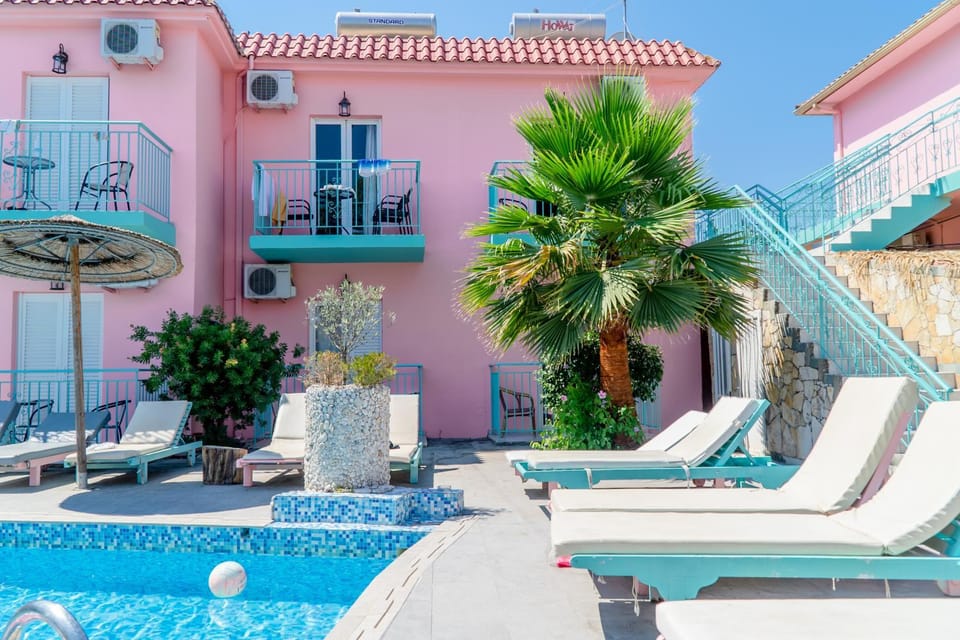 Balcony/Terrace, Pool view, Swimming pool, Swimming pool