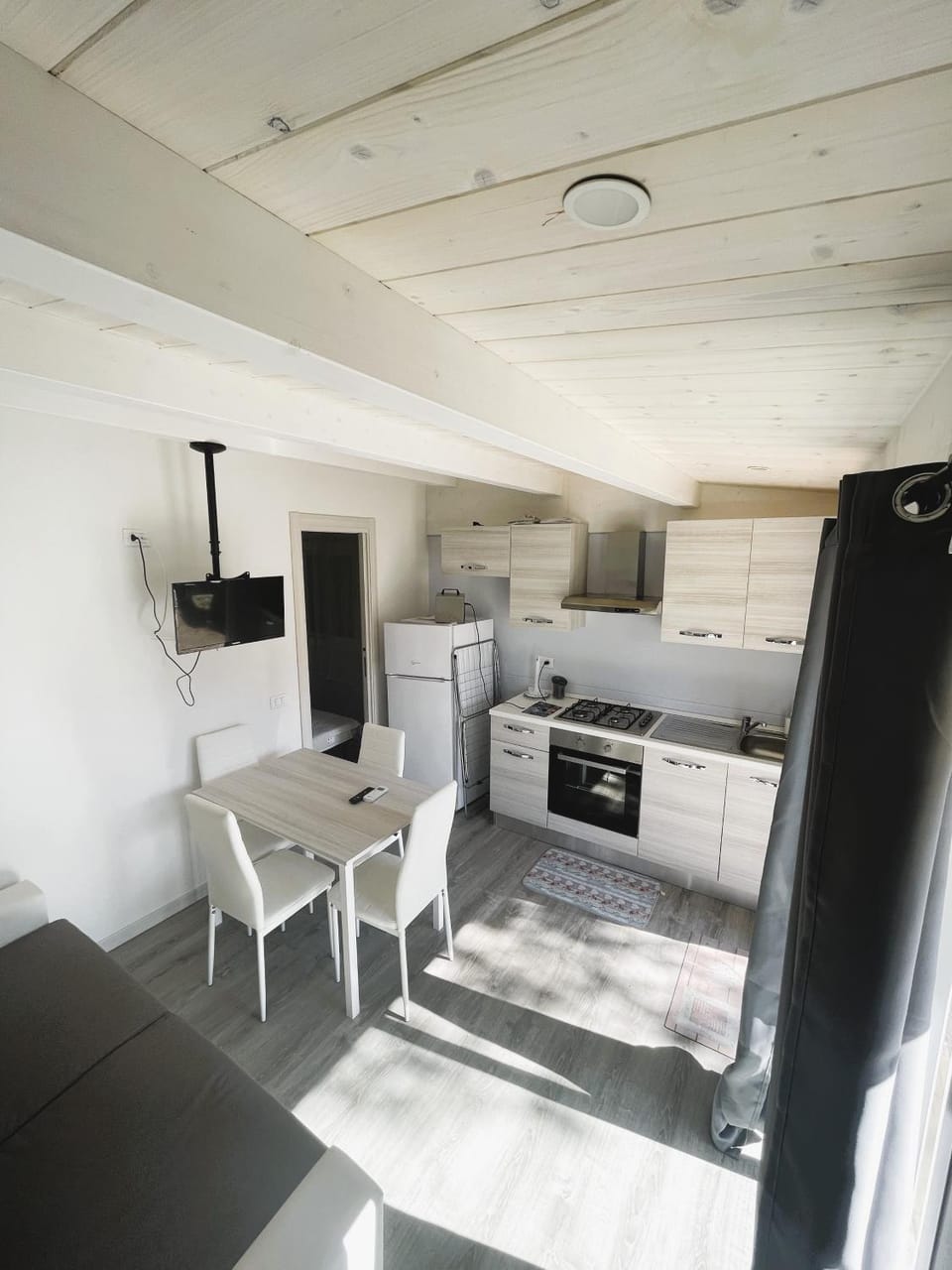 VILLAGGIO TURISTICO LA FOCE SpA Campground/ 
RV Resort in Lake Garda