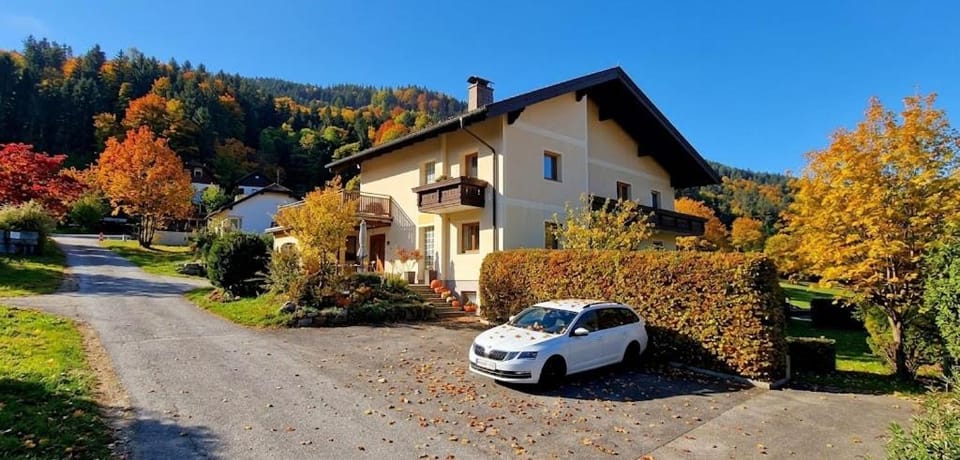 Boutique73 Sunrise Active Autumn Getaway Fish Bike Hike Apartment in Carinthia, Austria