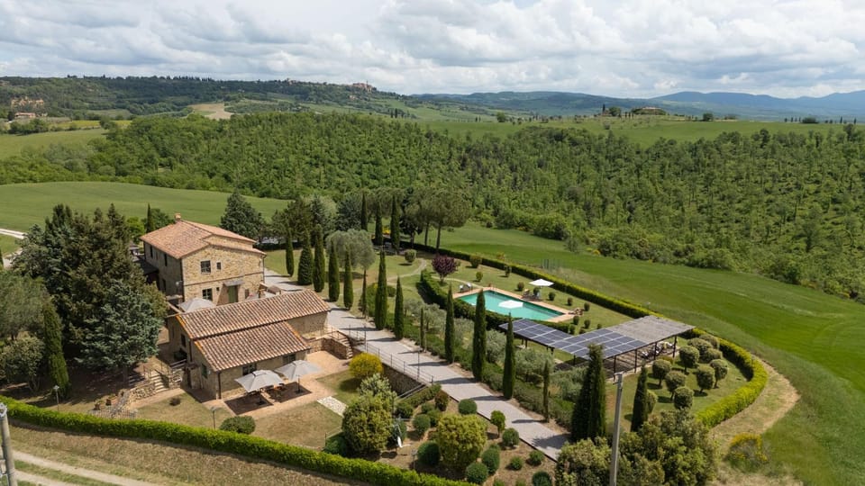 Property building, Facade/entrance, Bird's eye view, Garden, Garden view