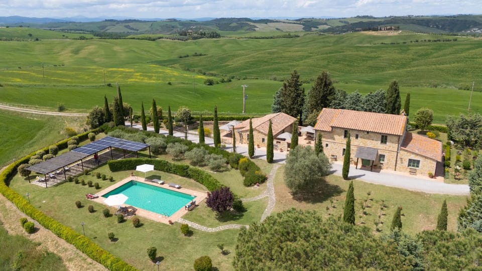 Property building, Bird's eye view, Garden, Garden view, Pool view, Swimming pool
