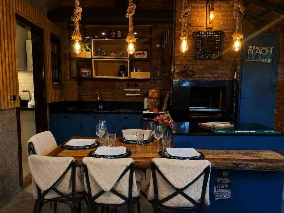 BBQ facilities, Kitchen or kitchenette, Dining area, pet friendly, stove