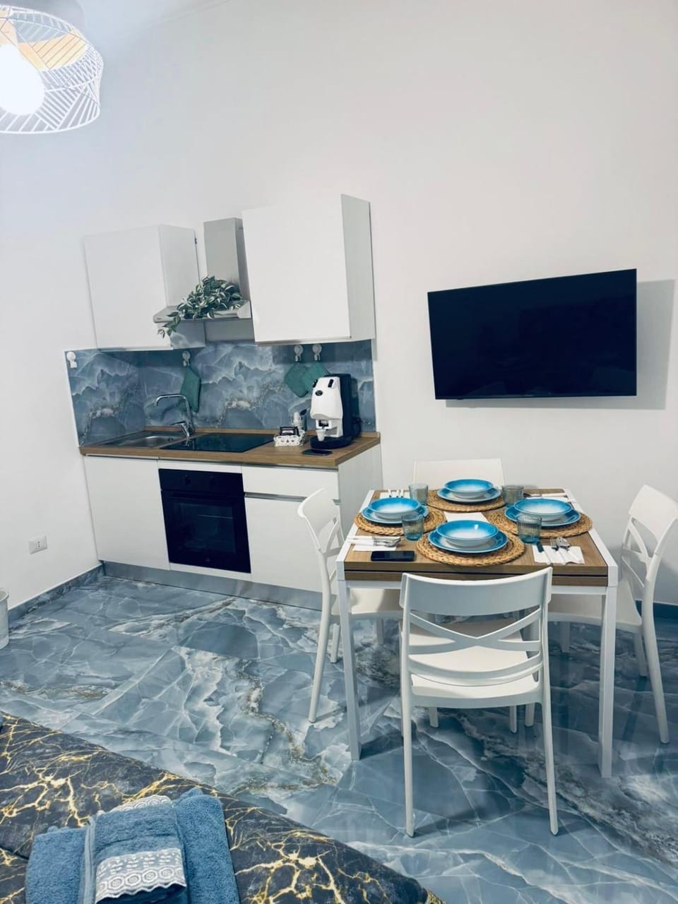 Communal lounge/ TV room, TV and multimedia, Kitchen or kitchenette, Dining area, Evening entertainment, minibar