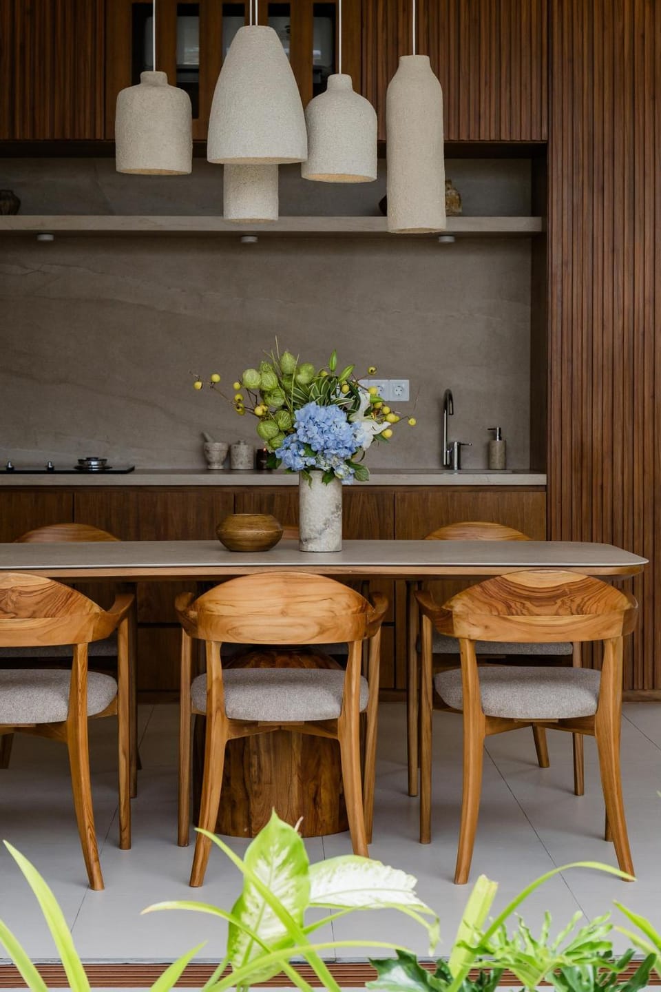 Dining area, stove, kitchen