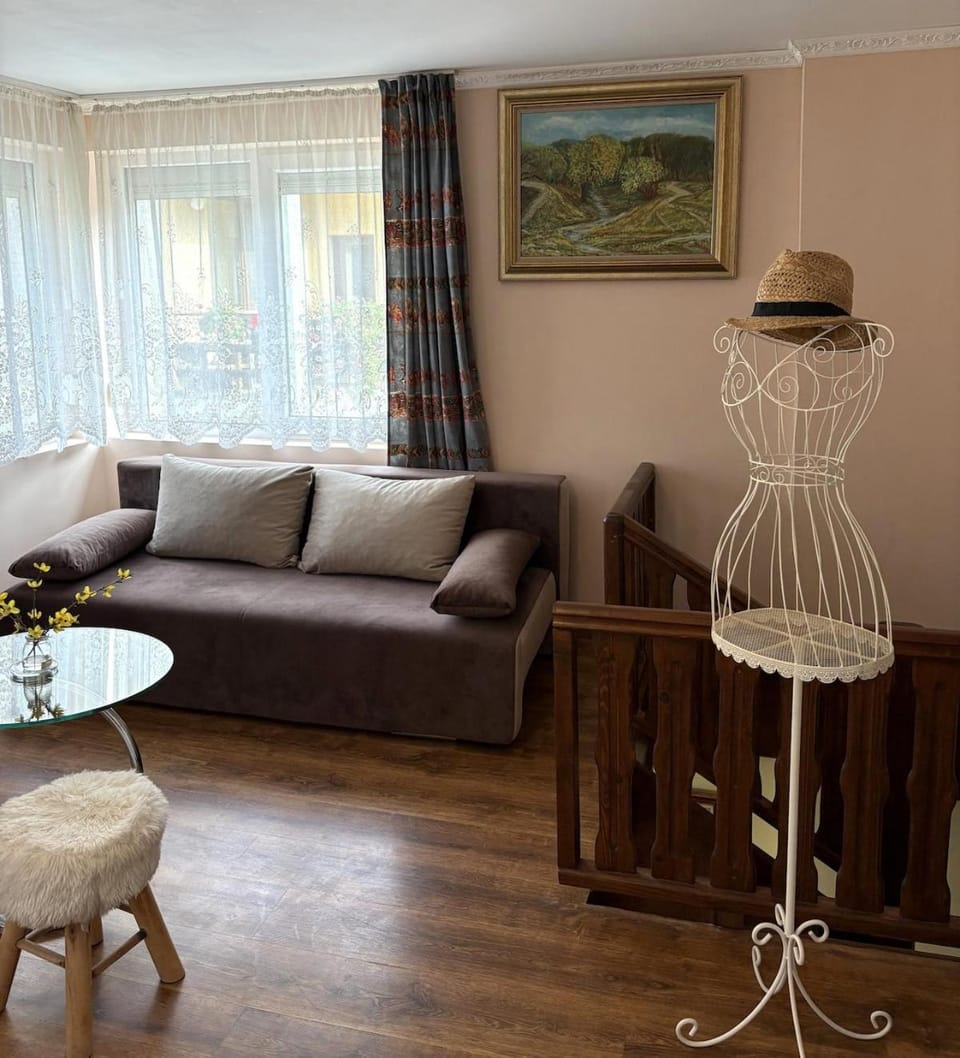Кольовата къща Тетевен House in Bulgaria