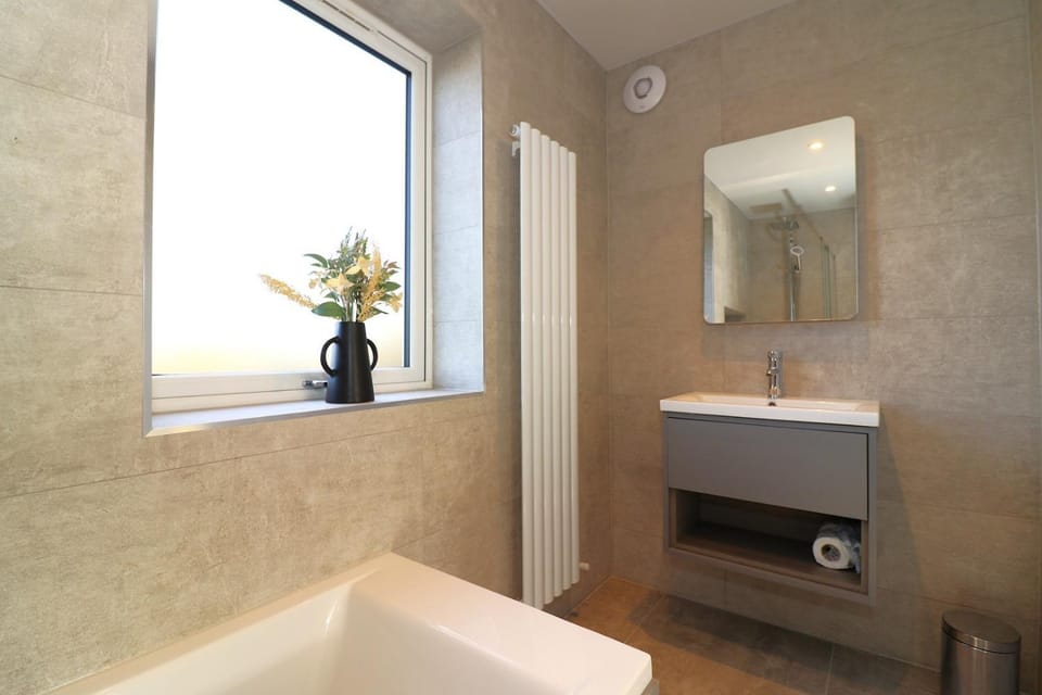 Bathroom, Bath