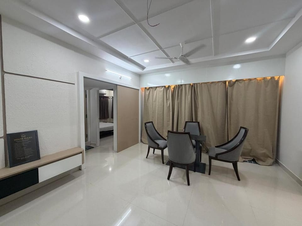 TV and multimedia, Seating area, air conditioner