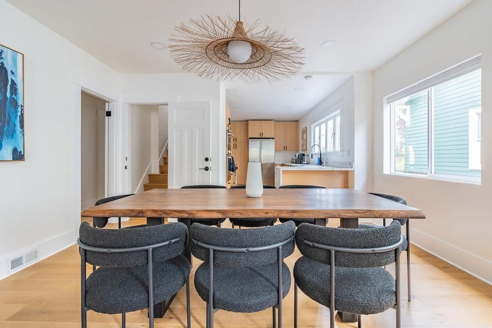 Quintessential Queen Anne charmer w 7Beds4Baths House in Queen Anne