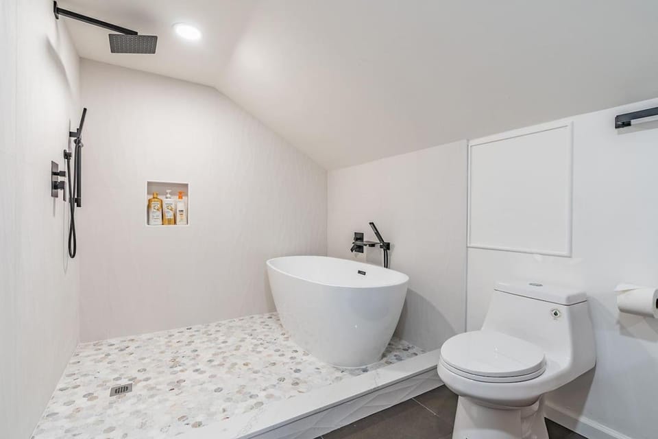 Quintessential Queen Anne charmer w 7Beds4Baths House in Queen Anne