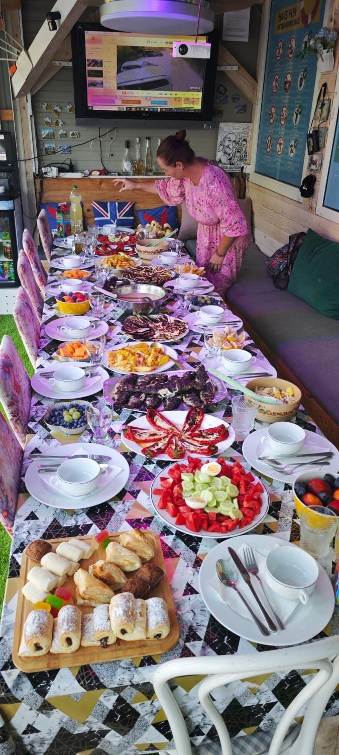 Food and drinks, Food