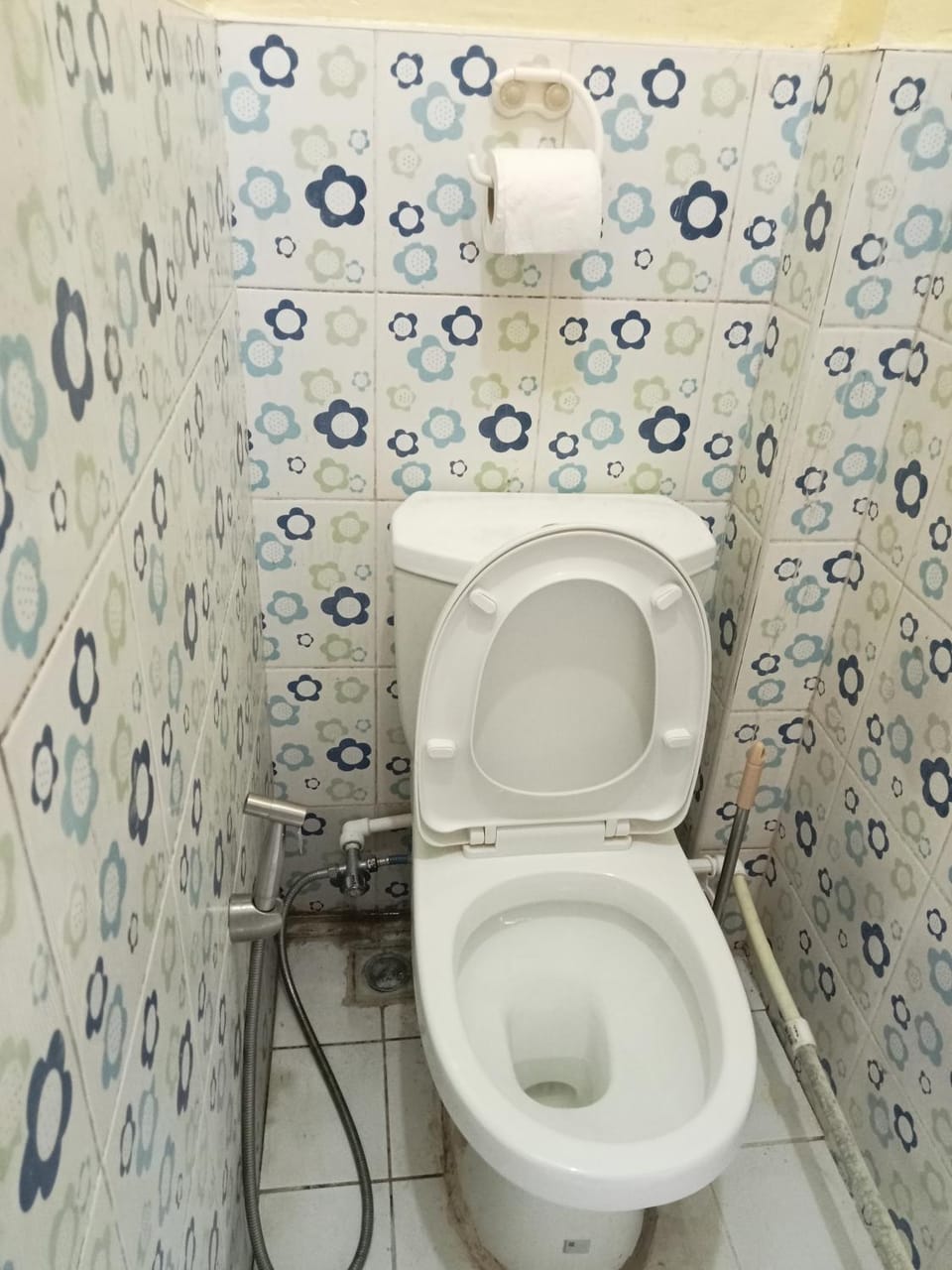 Bathroom, bidet