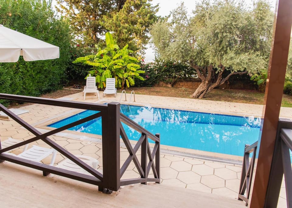Day, Balcony/Terrace, Garden view, Pool view, Swimming pool, Swimming pool, sunbed
