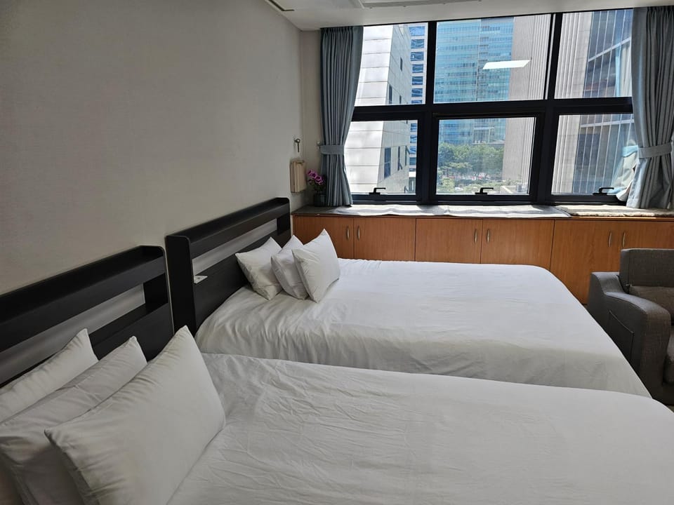 Samseong Coexmall Daechi Gangnam plus Apartment in Seoul