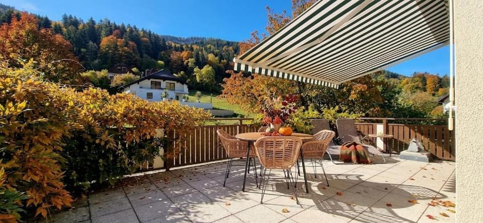 Boutique73 Sunset Active Autumn Getaway Fish Bike Hike Apartment in Carinthia, Austria