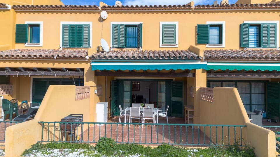 Property building, Balcony/Terrace