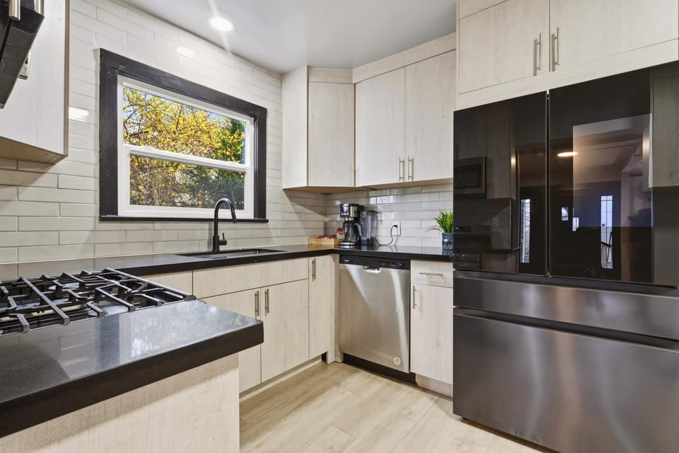 Spacious 9BR Ballard Craftsman perfect for groups House in Phinney Ridge