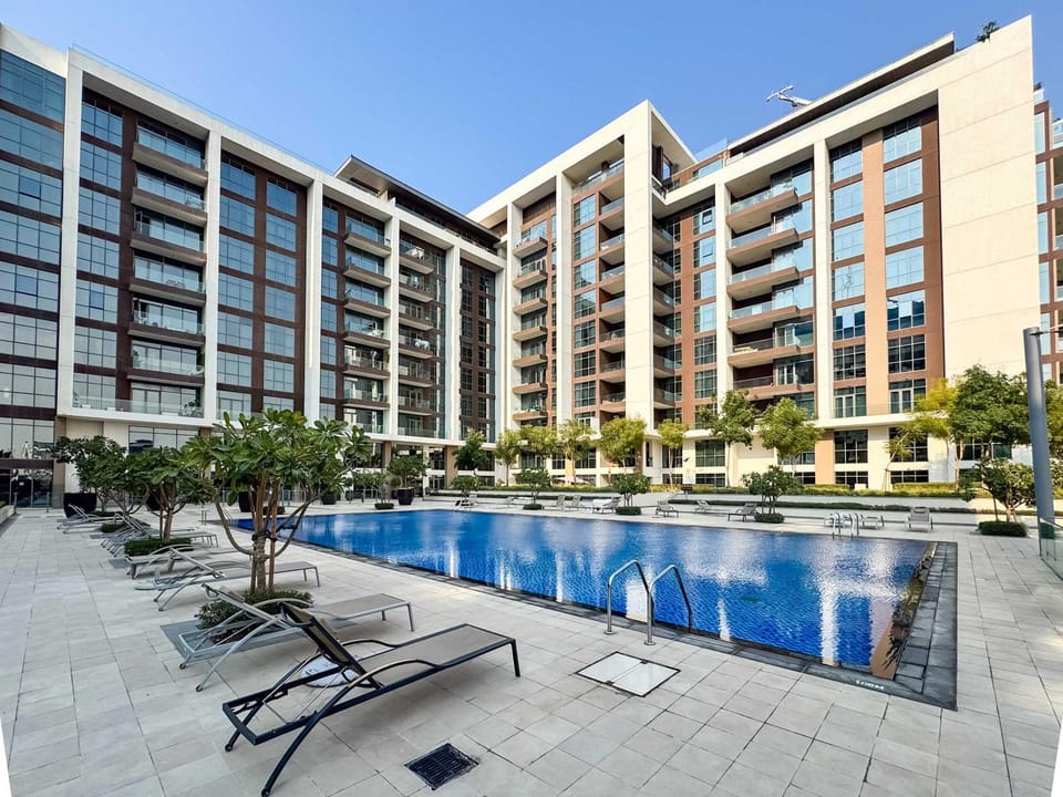 Day, Pool view, Swimming pool, sunbed