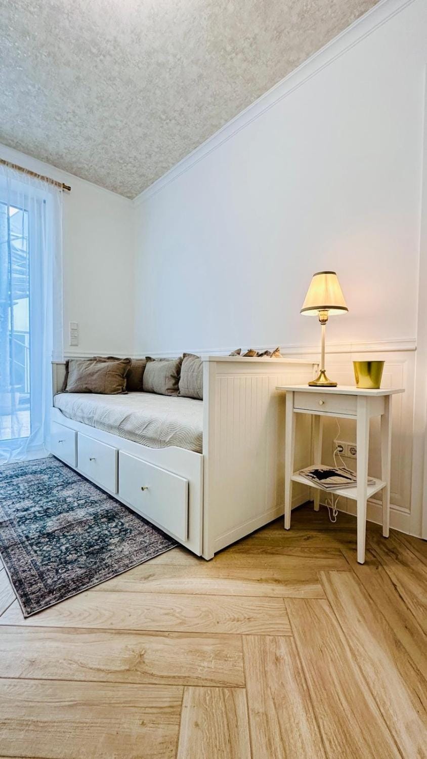 Large apartment with terrace - very central NEW Apartment in Dusseldorf