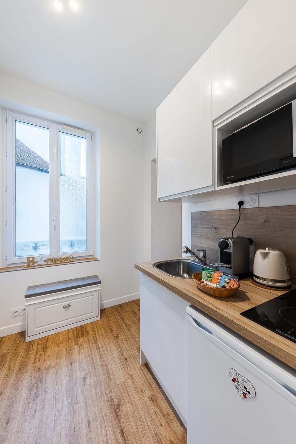 Kitchen or kitchenette, stove