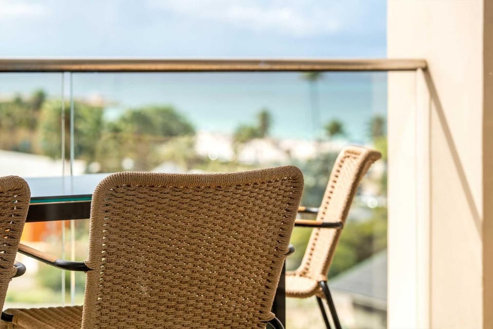 Beach View - Eagle's Nest Luxury 2BR condo - LV508 House in Noord