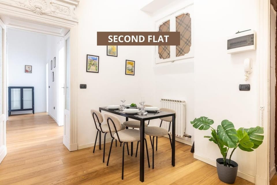 Duomo 7 min - Two Independent Flats With Parking Apartment in Milan