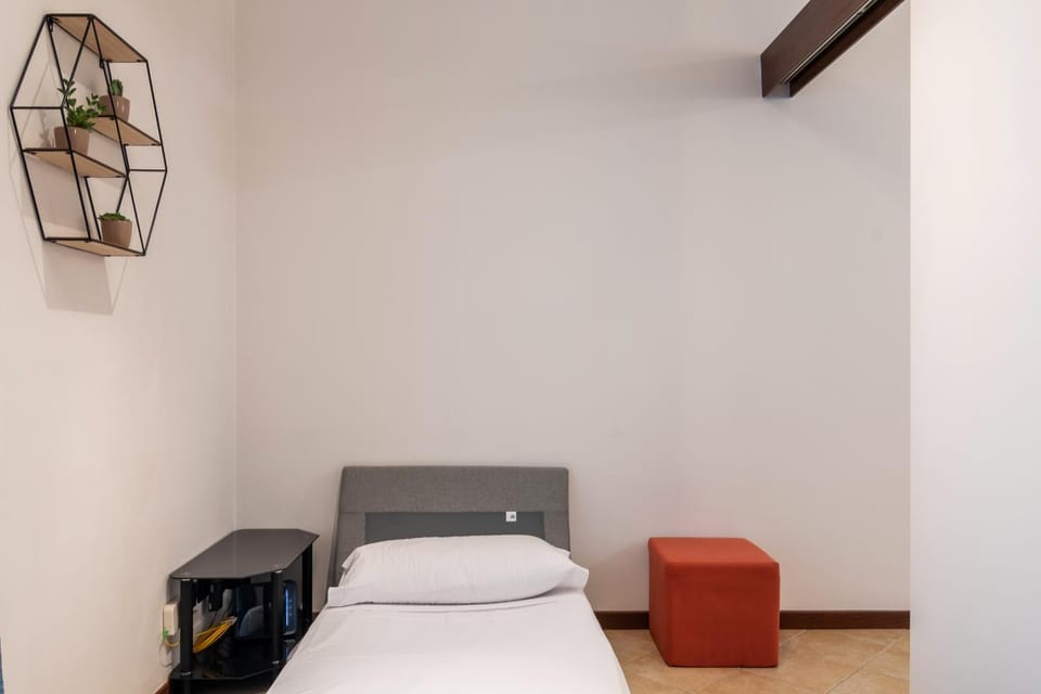 Bed, Living room