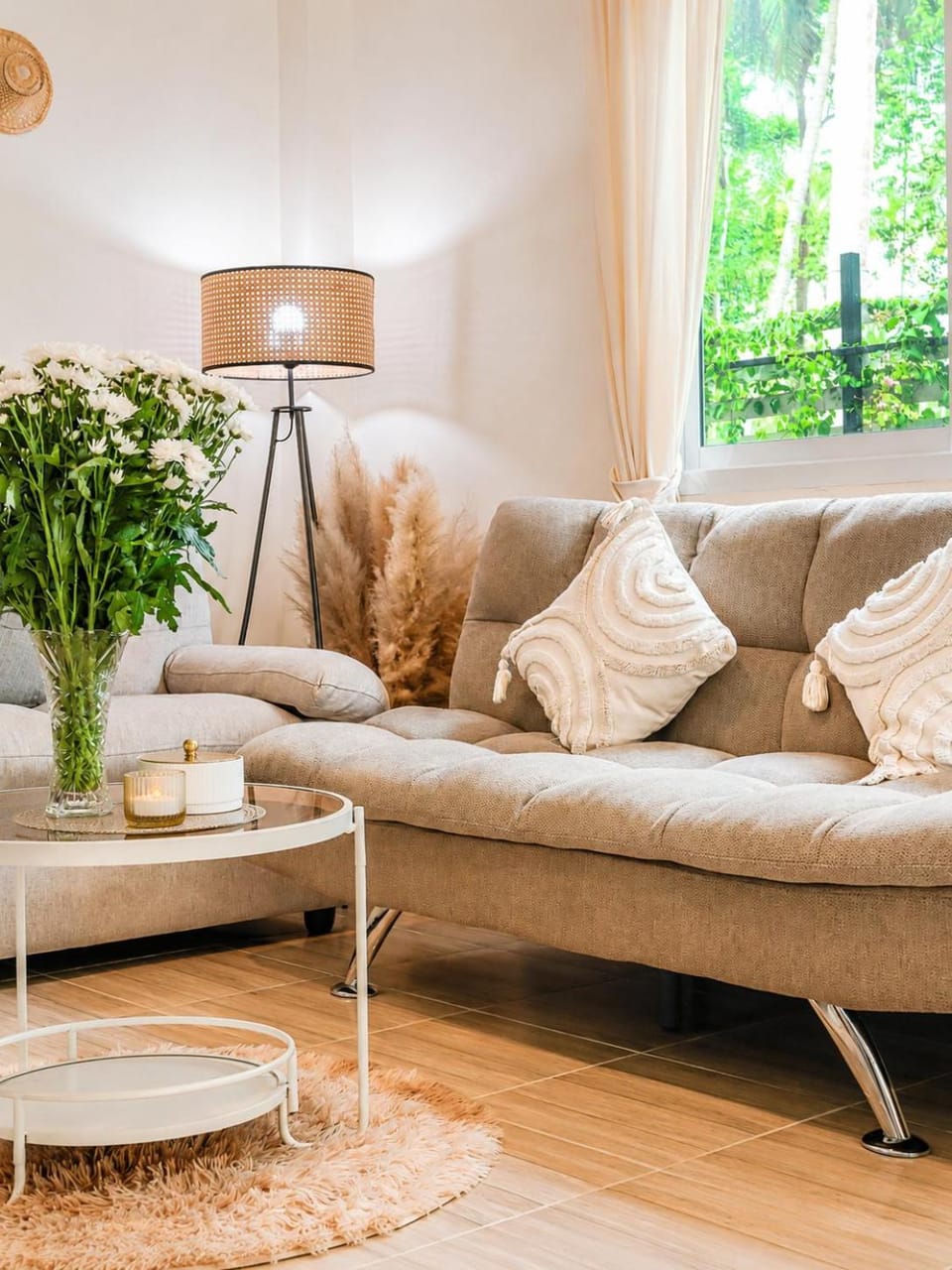 Living room, Seating area