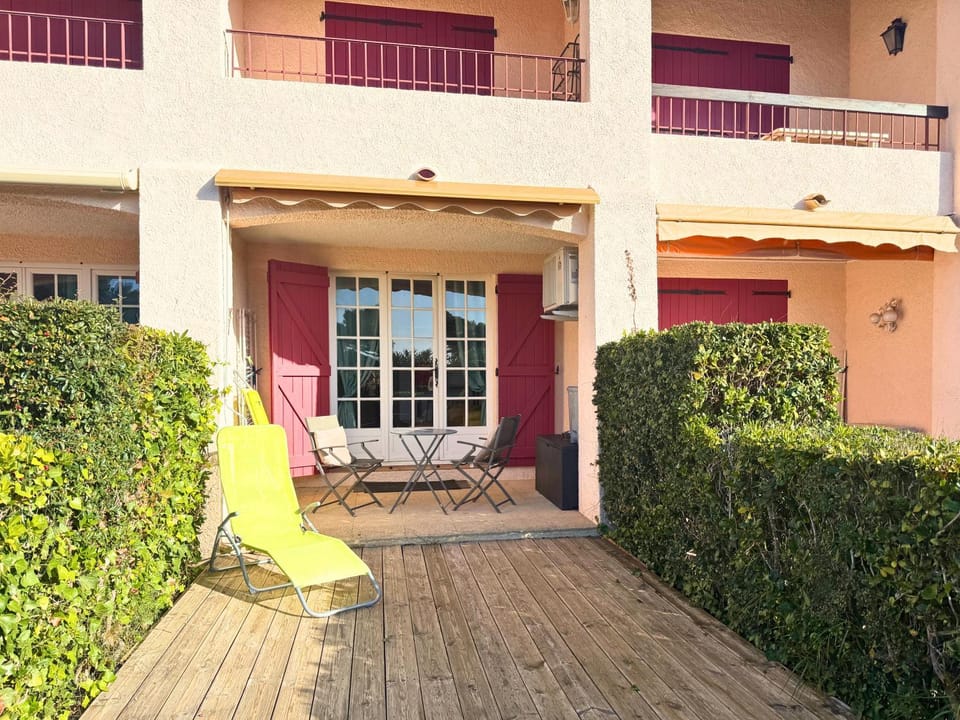 Appartement T1 bis - Le Petit Corail Apartment in Saint-Raphael