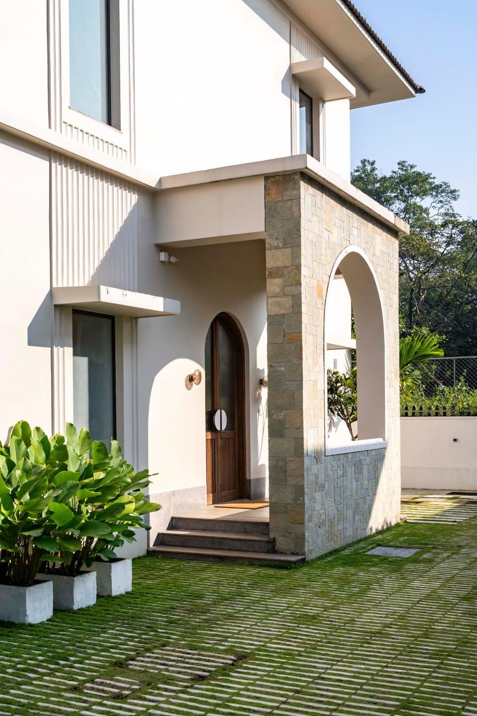 Facade/entrance