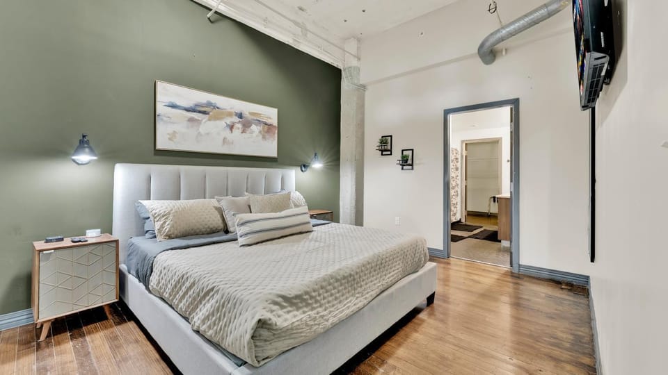 Spacious Downtown Dallas Loft w Free valet FIFA Apartment in Dallas