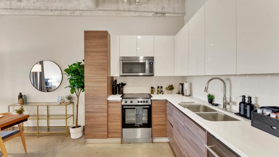 Spacious Downtown Loft w Valet Parking FIFA 2026 Apartment in Dallas