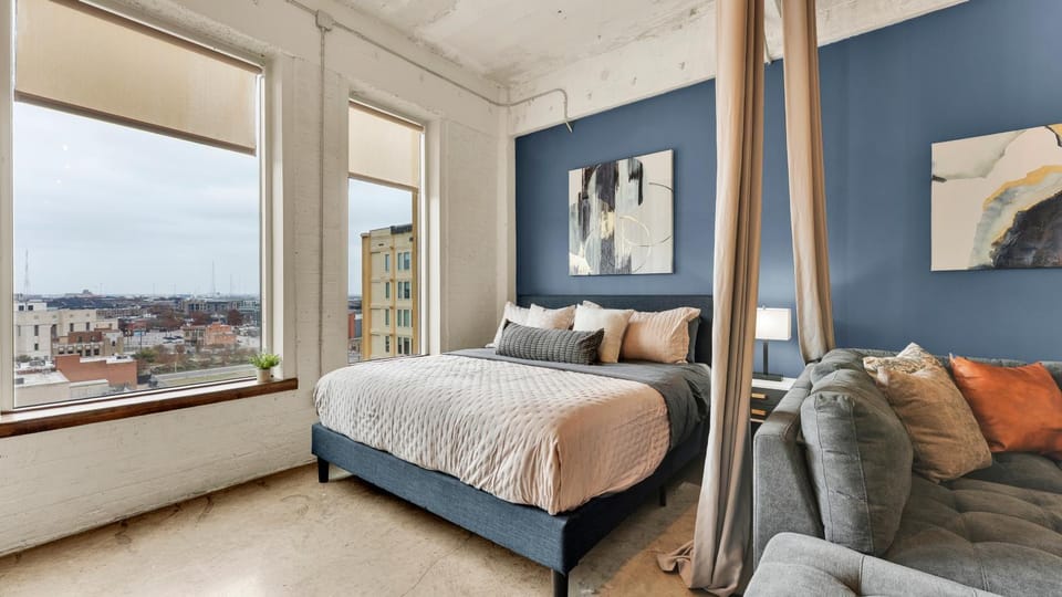 Spacious Downtown Loft w Valet Parking FIFA 2026 Apartment in Dallas
