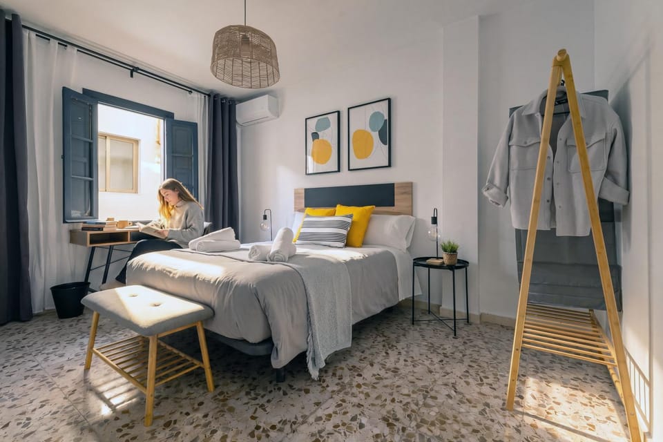 Nordik Rooms Urban - Trinidad "Stavanger" Bed and Breakfast in Malaga