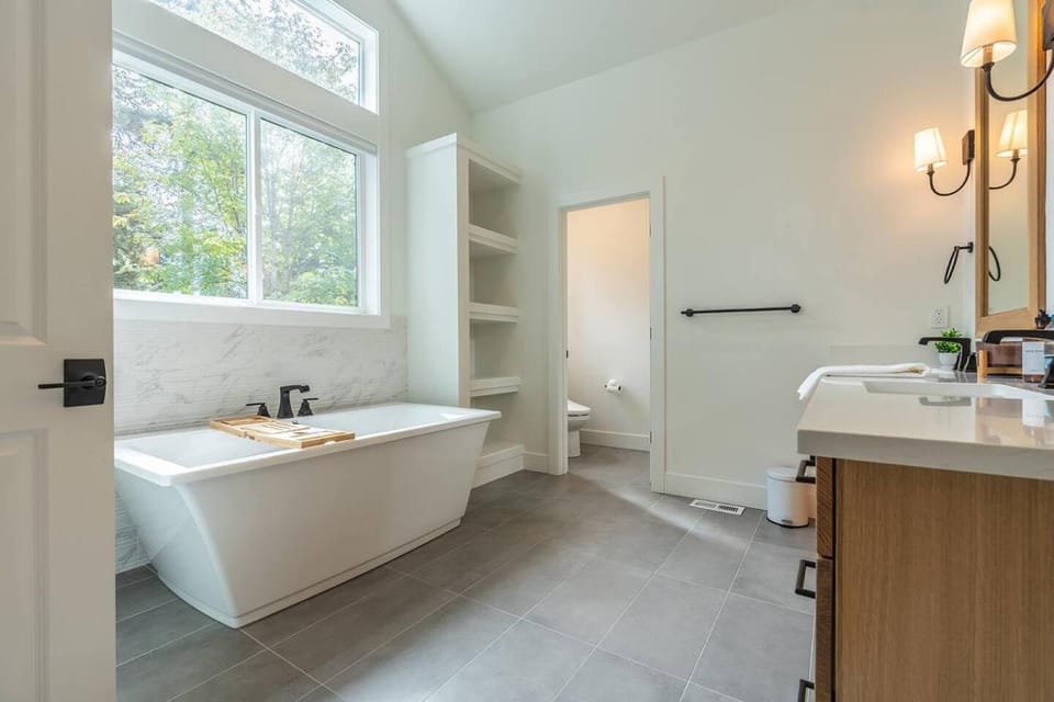 Bellevue Dream w Spacious 6BR Luxury Home House in Bellevue