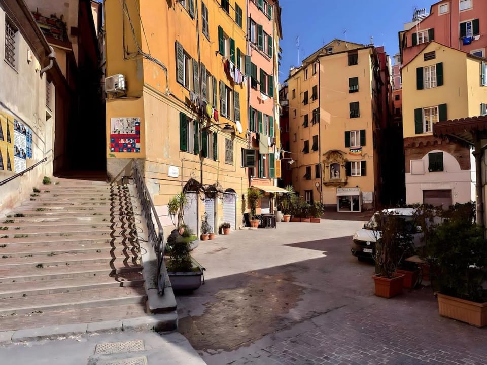 Aquarium - Old Port - City Center, Private Access Apartment in Genoa