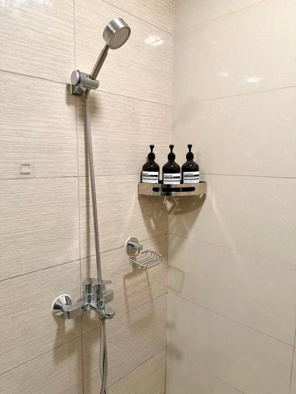 Canal View Luxury Stay, Studio type , Massage Chair, Office Desk Apartment in Makati