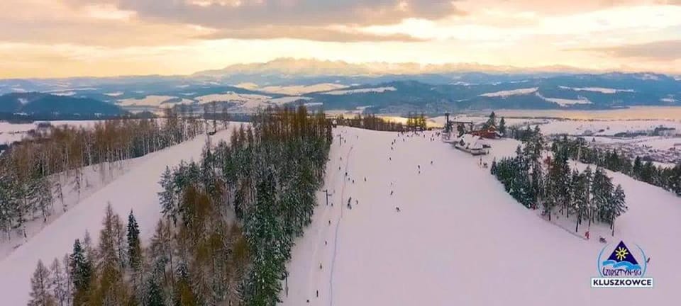 Nearby landmark, Day, Natural landscape, Winter, Skiing, Mountain view