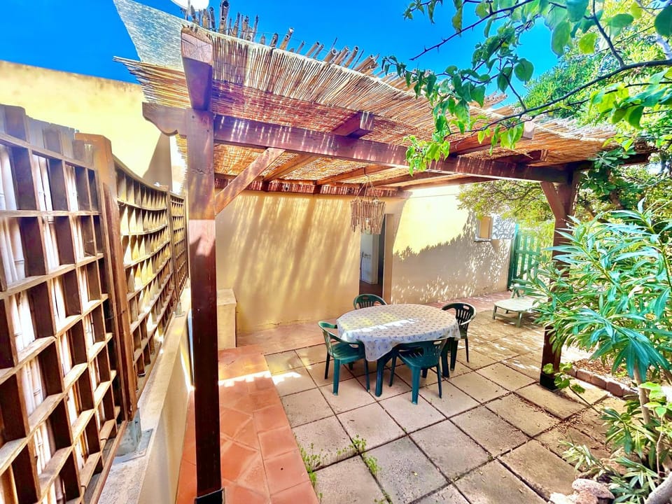 Patio, Day