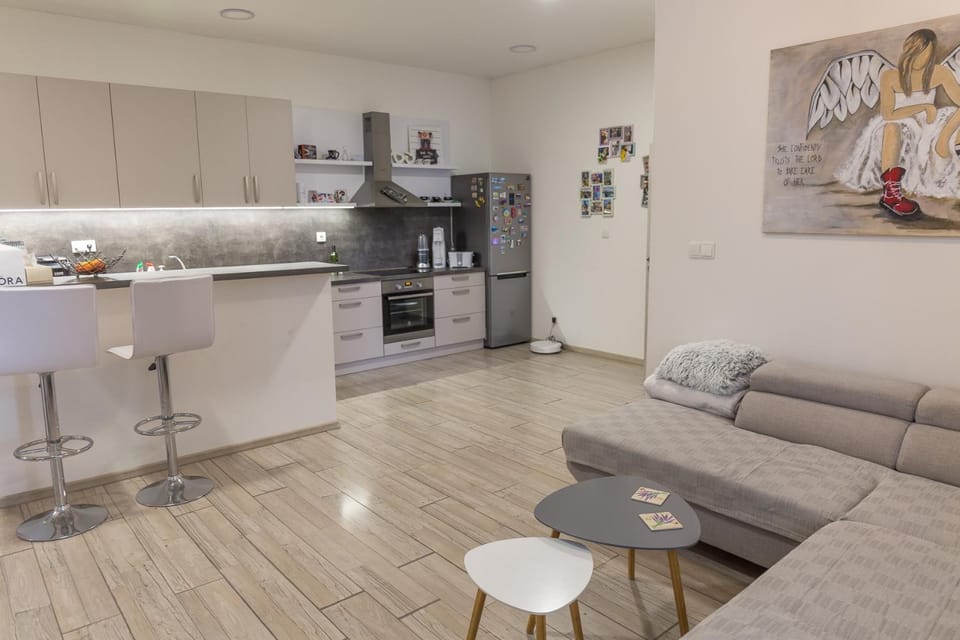 Kitchen or kitchenette, Living room