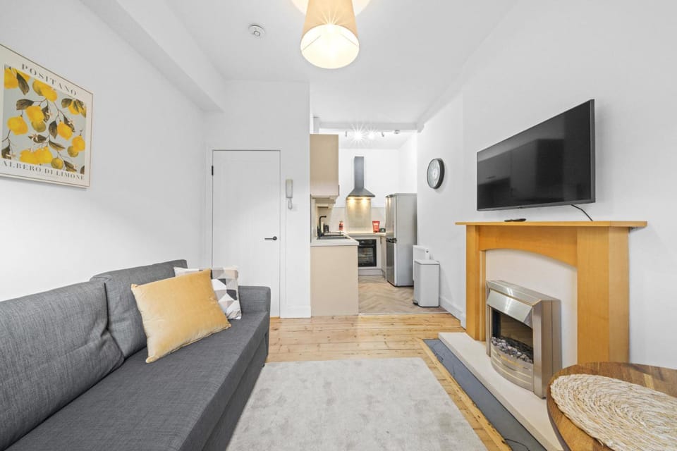 Communal lounge/ TV room, Living room