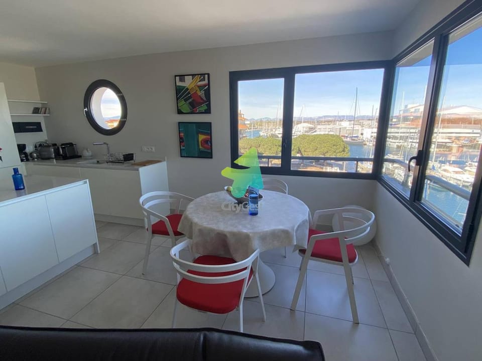 Vacances d'exception 4 étoiles 4PLAIS10 wifi et parking Apartment in Canet-en-Roussillon