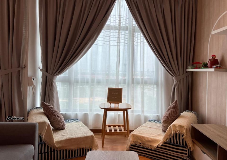 Living room, City view, hair dryier, air conditioner